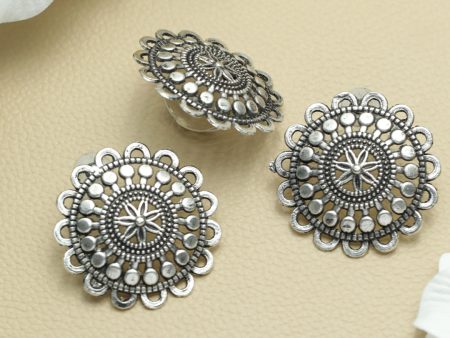 Priyaasi Women Stylish Floral Motif Oxidised Silver Earrings Set Online Hot Sale